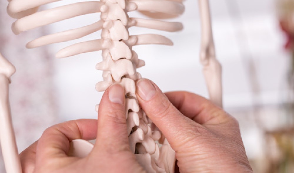 Die Dorn-Therapie ist eine sanfte Behandlungsmethode zur Korrektur ...